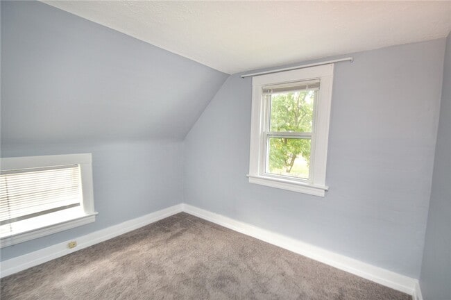 Building Photo - 144 Parce Ave