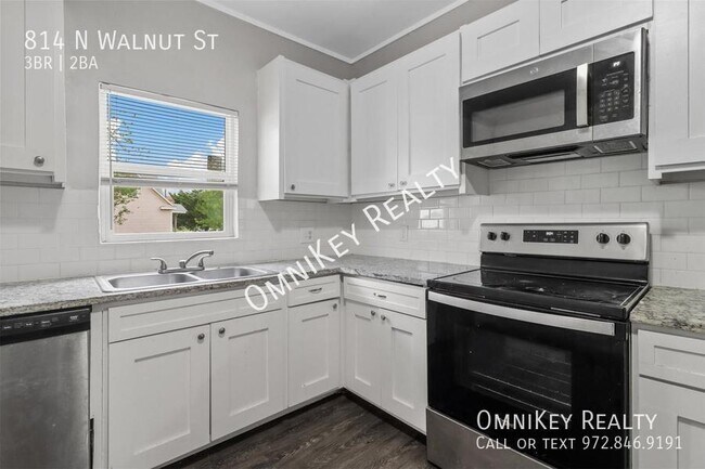 Building Photo - 814 N Walnut St