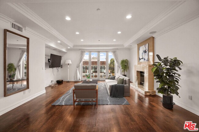 Building Photo - 11952 Montana Ave