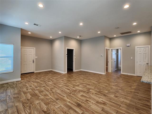 Building Photo - 809 Maples Ave