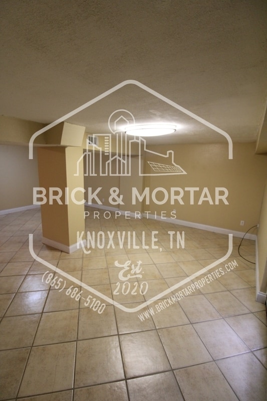 Building Photo - 1400 Mt Vista Dr