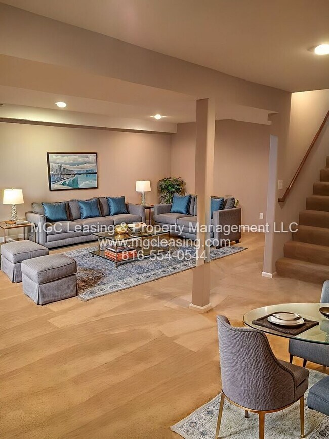 Building Photo - Stop scrolling—your dream home in Lee’s Summit is officially here!