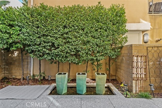 Building Photo - 814 Beacon