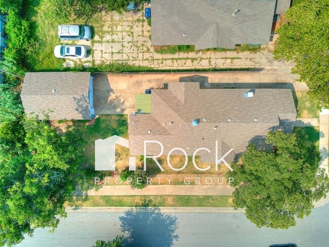 Building Photo - Remodeled 3 Bedroom Bungalow in OKC's Plaza District *Half Off 1st Month's Rent*