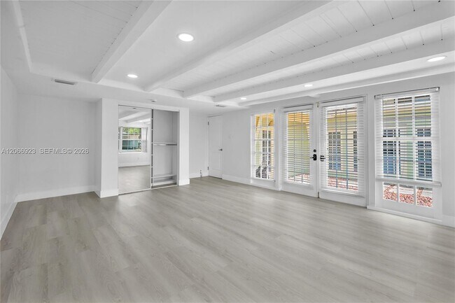 Building Photo - 2555 Nassau Ln