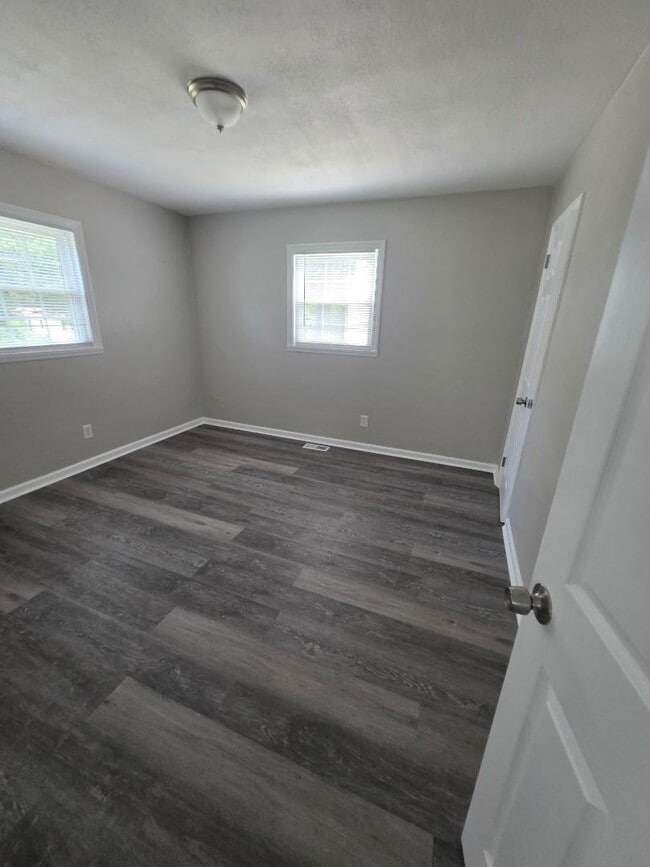 Building Photo - 5460 Old Thomasville Rd