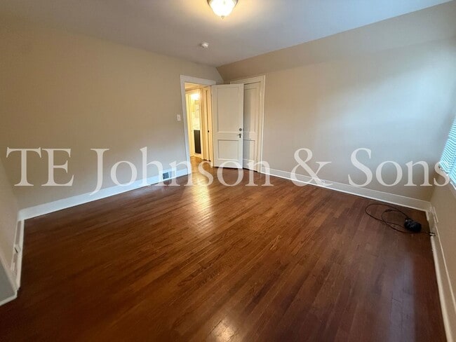 Building Photo - Charming Home with Character and Modern Co...