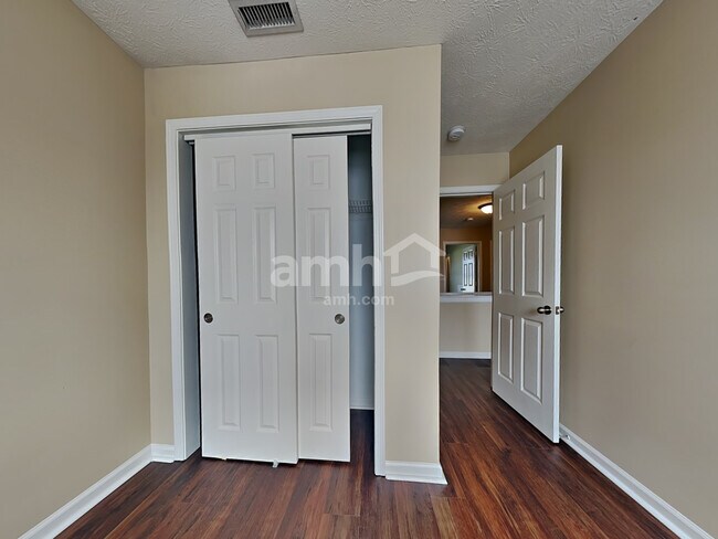 Building Photo - 4039 Tahoe Dr