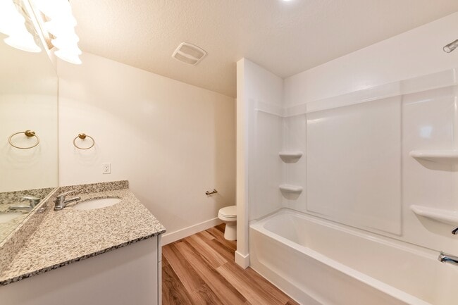Building Photo - Beautiful Smart Home 3 Bed, 2 bath in Clea...