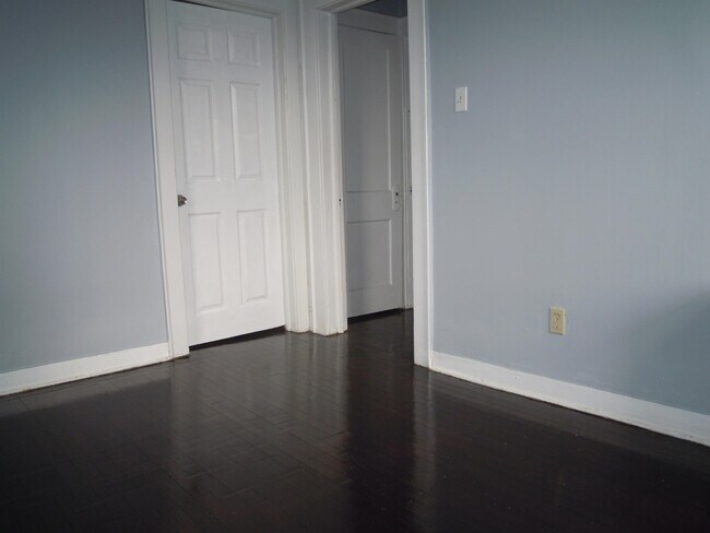 Building Photo - 56-58-58 Pine Grove Terrace