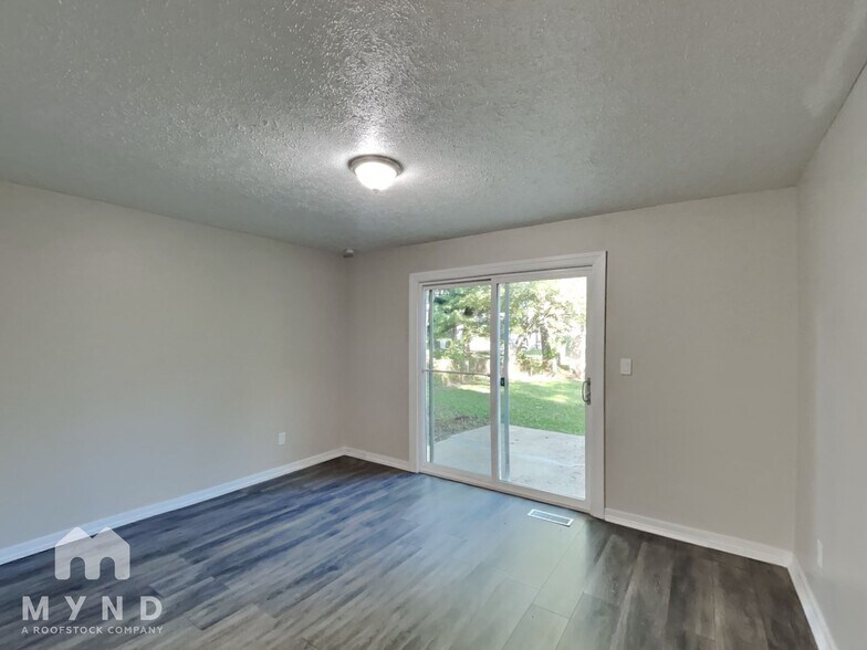 Building Photo - 3040 Wadsworth Ct
