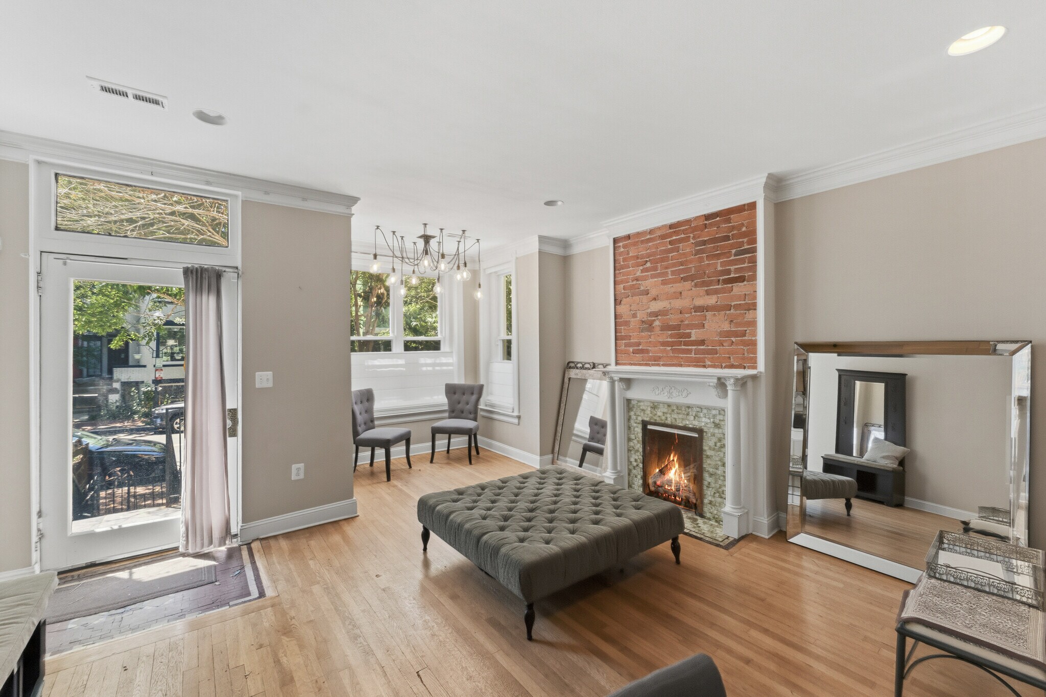 Living room 1 - 11 R Street NW