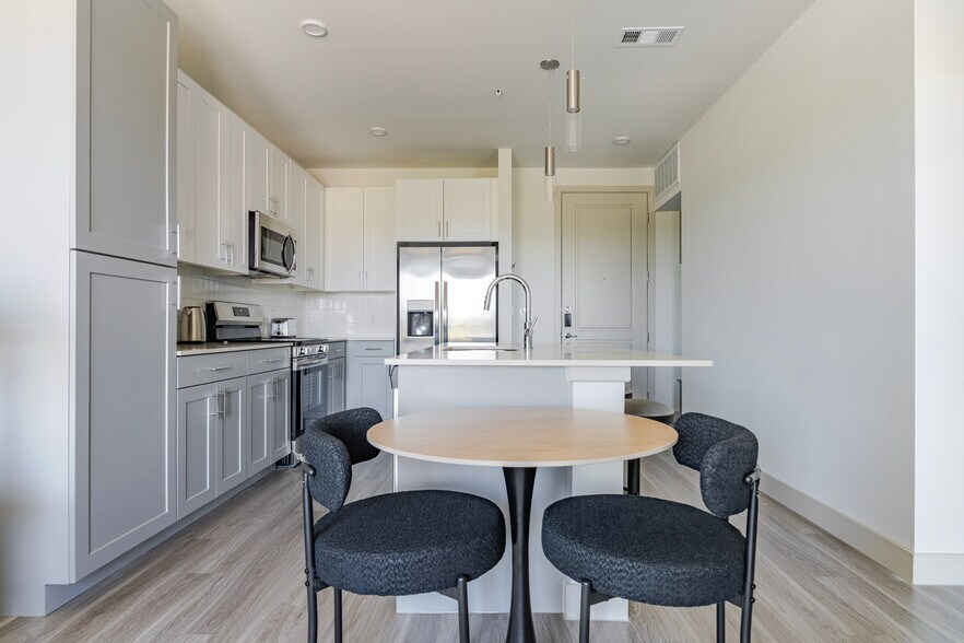 Building Photo - 11600 Spirit Dr
