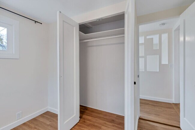 Building Photo - 134 S Quitman St