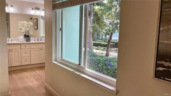 Building Photo - 27 Bluecoat