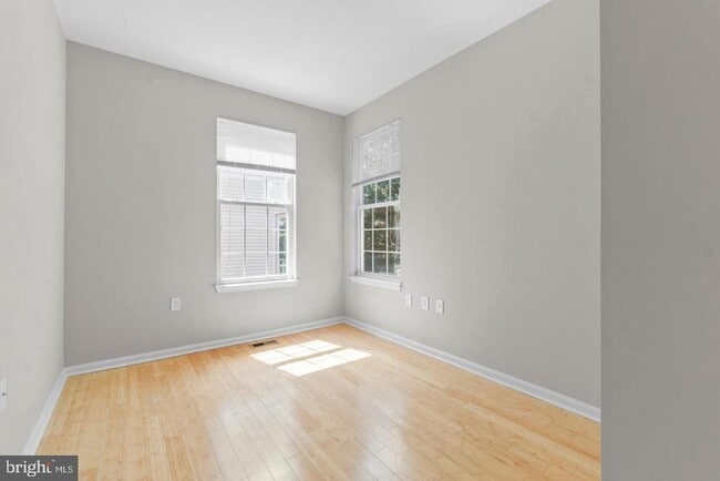 Building Photo - 519 Ensemble Ct