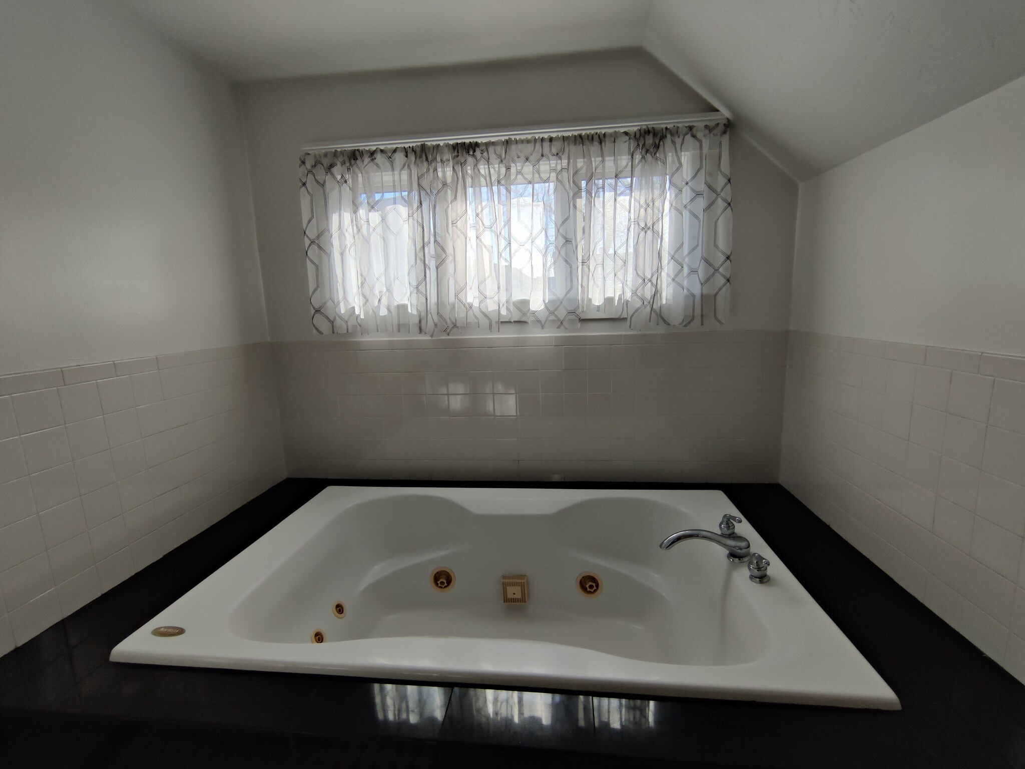 Building Photo - 51 Gardner St