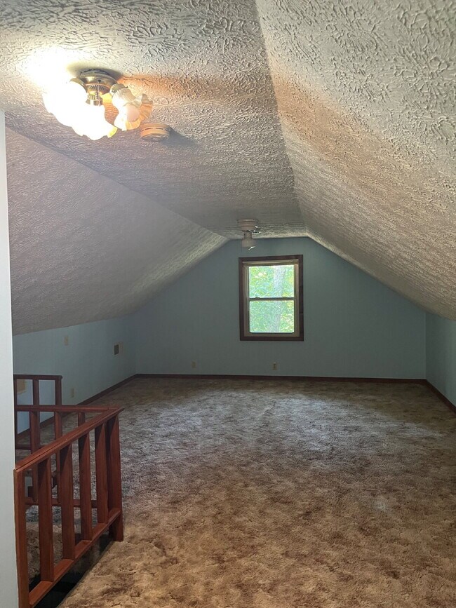 Building Photo - "Charming 2-Bedroom Retreat with Spacious 1200 Sq Ft Layout in Scenic Carthage!" Lake Front views...