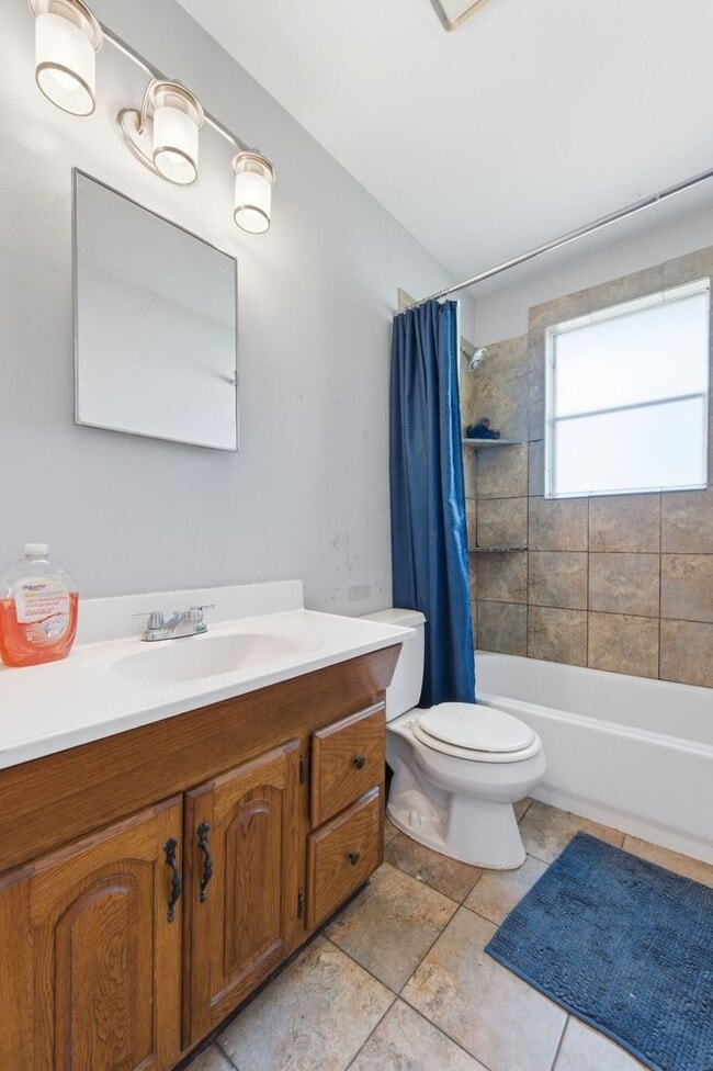 Building Photo - Charming 2b/1b Home in Old Hickory