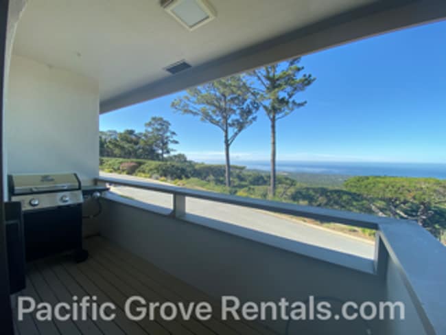 Building Photo - Amazing Views from this 3-Bedroom 3 Bath C...