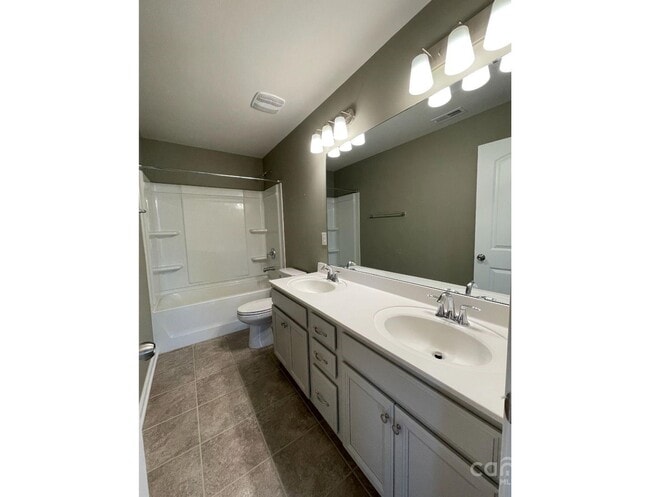 Building Photo - 141 W Morehouse Ave