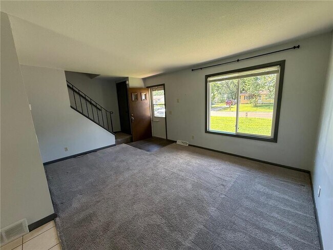 Building Photo - 415 Belle Aire Dr