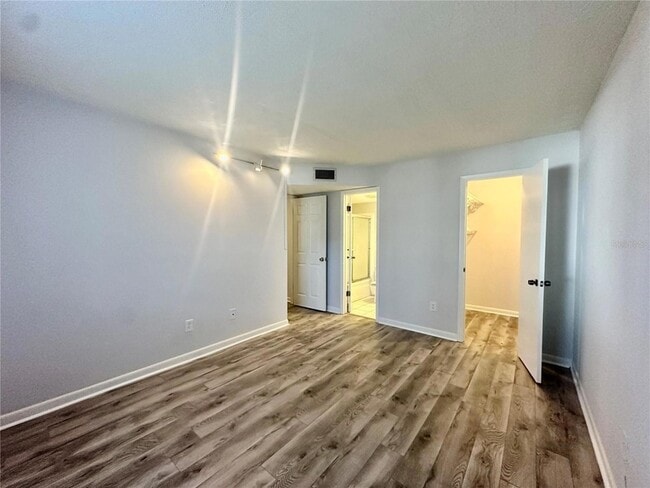 Building Photo - 606 Pavare Ct