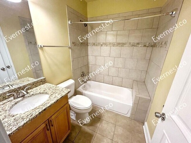 Building Photo - 748 Antone St NW