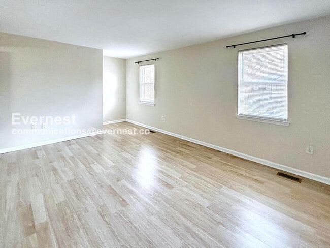 Building Photo - 1246 Thomas Jefferson Pl