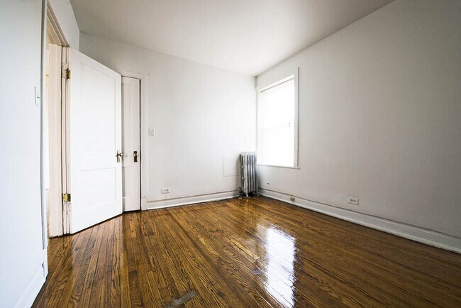 Building Photo - 5236 W Harrison Chicago, IL 60644