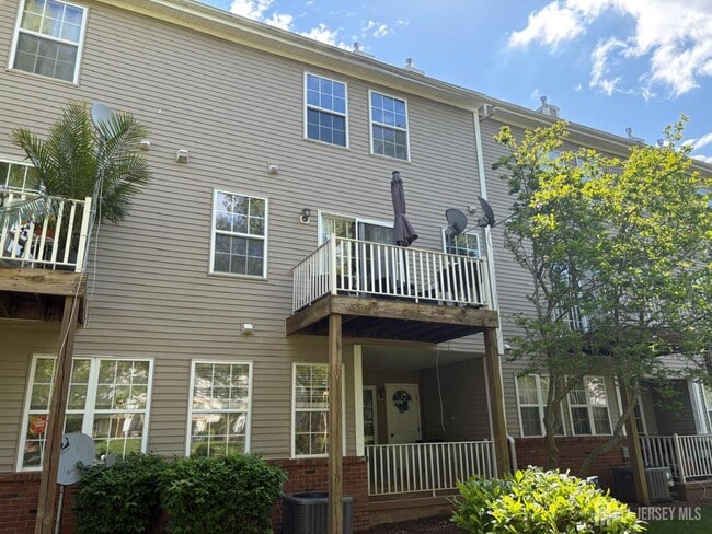 Building Photo - 2210 Timber Ridge Ct