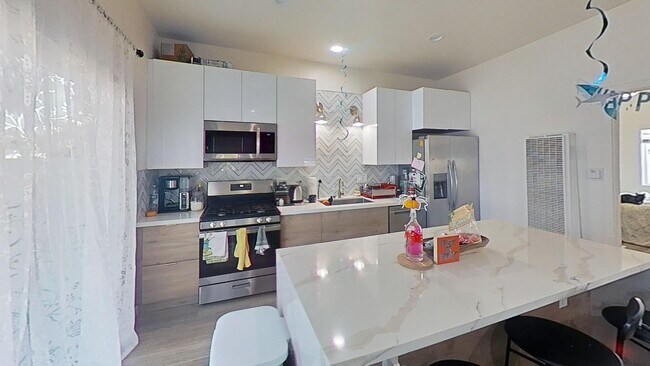 Building Photo - 5138 Alumni Pl