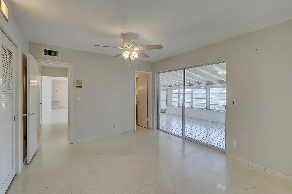 Building Photo - 2041 Coral Reef Dr