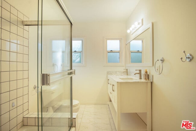 Building Photo - 6501 Drexel Ave