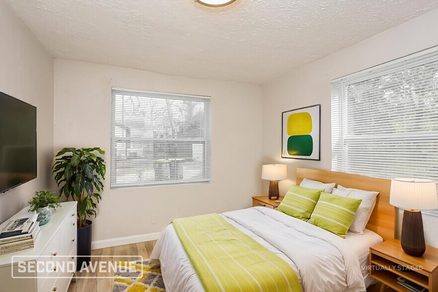 Building Photo - 1656 W 30th St