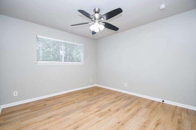 Building Photo - 1526 Barraud Ct