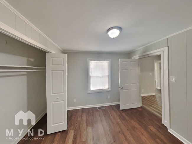 Building Photo - 1720 Finchley Dr