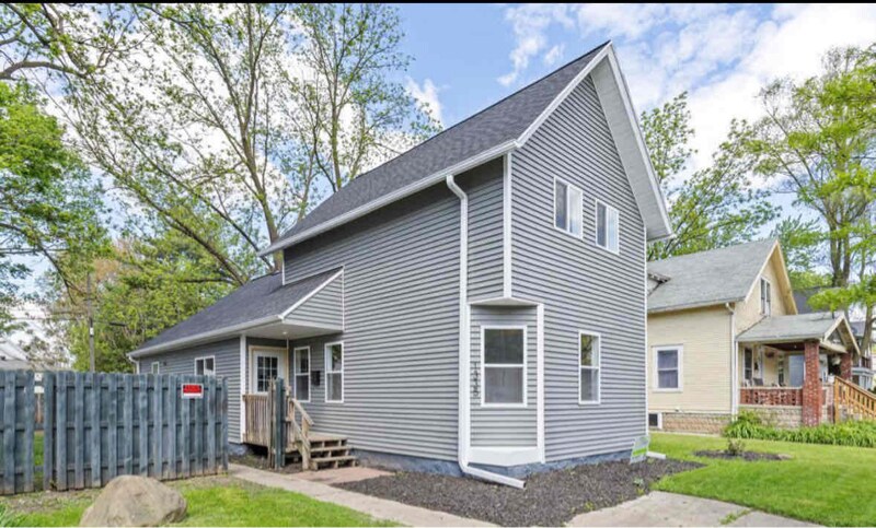 Primary Photo - 1335 Broadway Ave NW