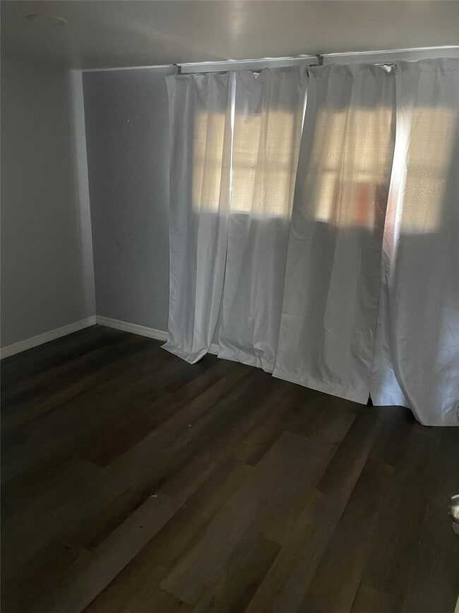 Building Photo - 8508 SW 16th Ct