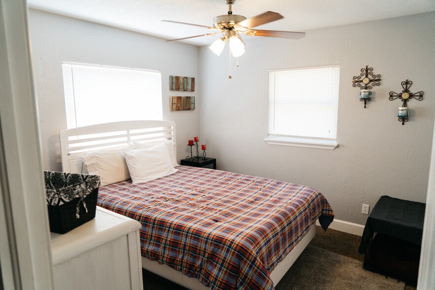 2nd bedroom - 3012 Rogan Rd