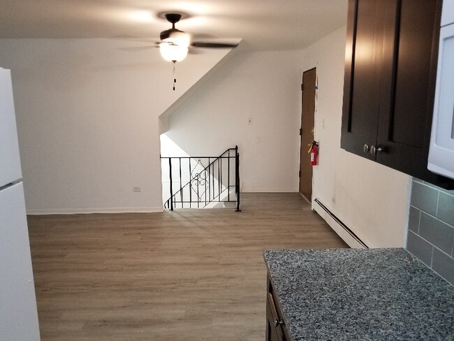 Building Photo - 5712 Ridgemont Ln