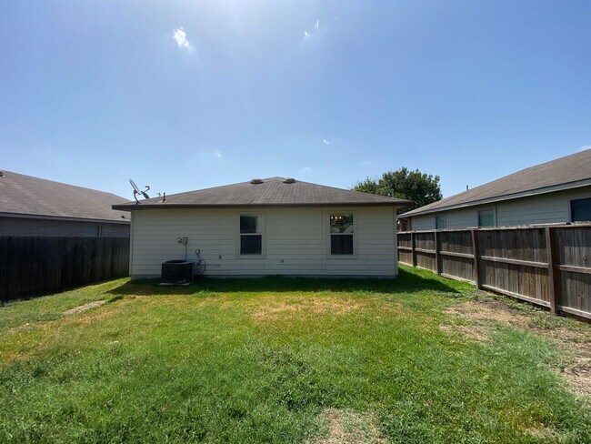 Building Photo - 9647 Kennebec Way