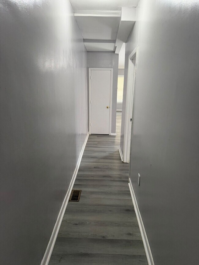 Building Photo - 251 Highland Ave