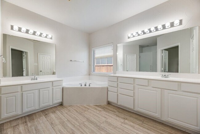 Building Photo - 4613 Pine Brook Dr