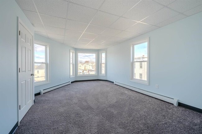 Building Photo - 74 Massabesic St