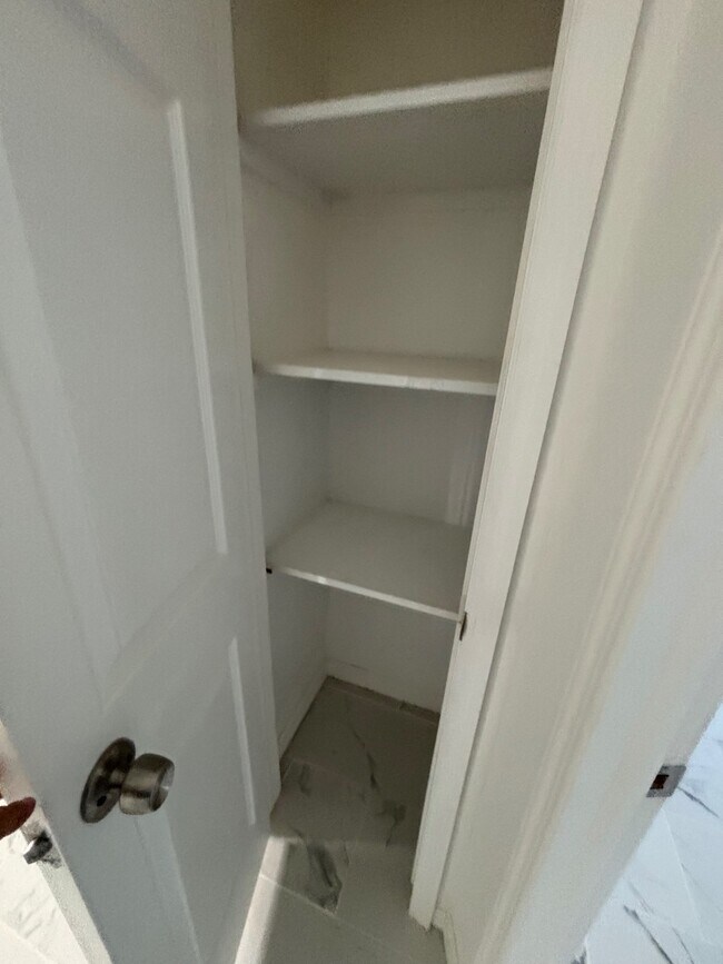 Building Photo - 4515 Needle Palm Dr