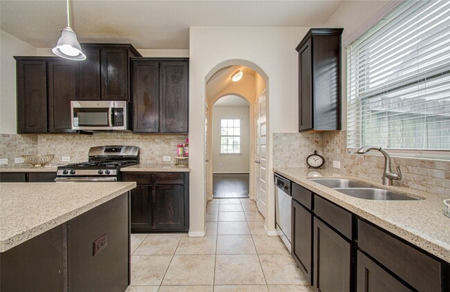 Building Photo - 12319 Gatewood Dr