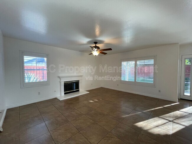 Building Photo - 1496 Lechuga Way