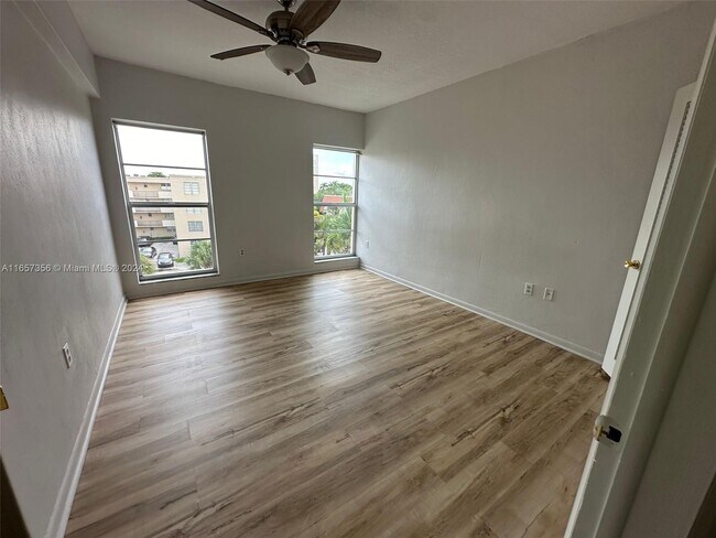 Building Photo - 9159 SW 77th Ave
