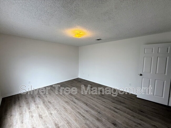 Building Photo - 2326 Summer Pl Dr